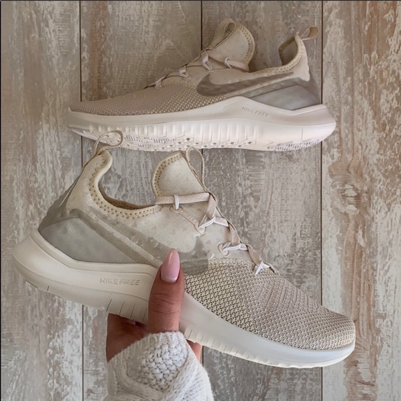 NWT Nike Free Trainers - Picture 2 of 8